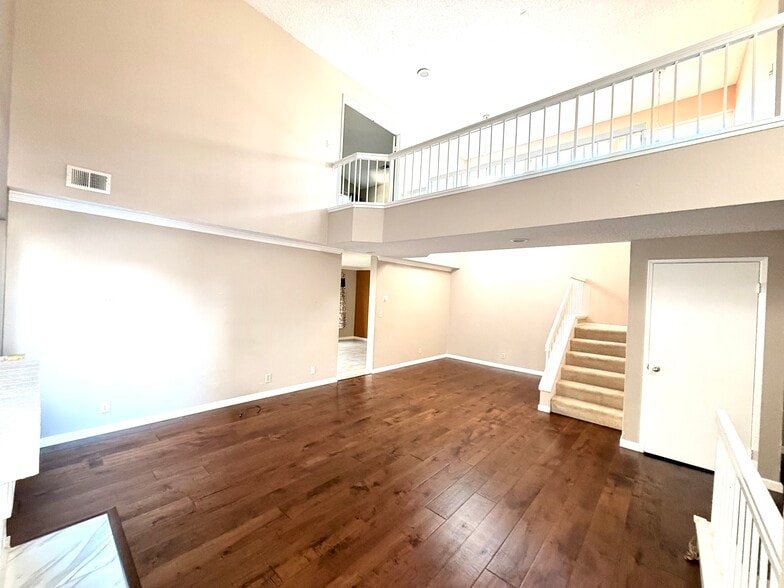 Building Photo - 1676 Lederer Cir