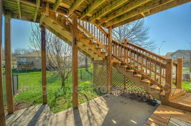 Building Photo - 8635 N Hull Ave