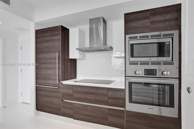 Building Photo - 301 Altara Ave