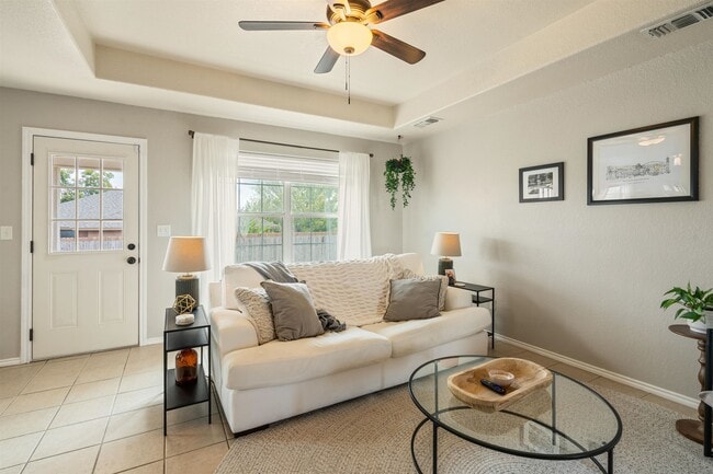 Building Photo - 208 Ramon Cardenas Dr