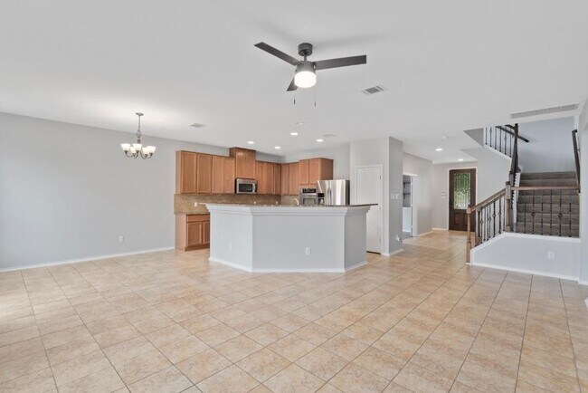 Building Photo - 1132 Hyde Park Dr