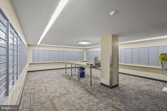 Building Photo - 4600 Duke St