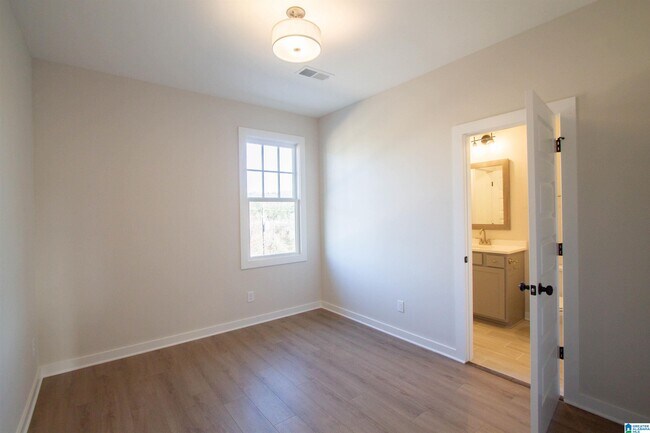 Building Photo - 1190 Windsor Sq