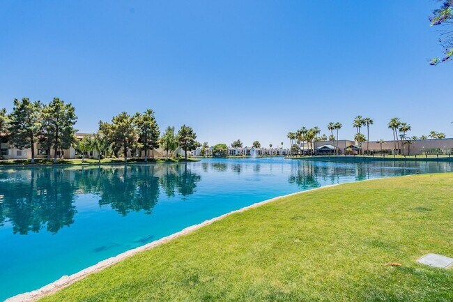 Building Photo - Chandler's Best-Kept Secret: Spacious Cond...