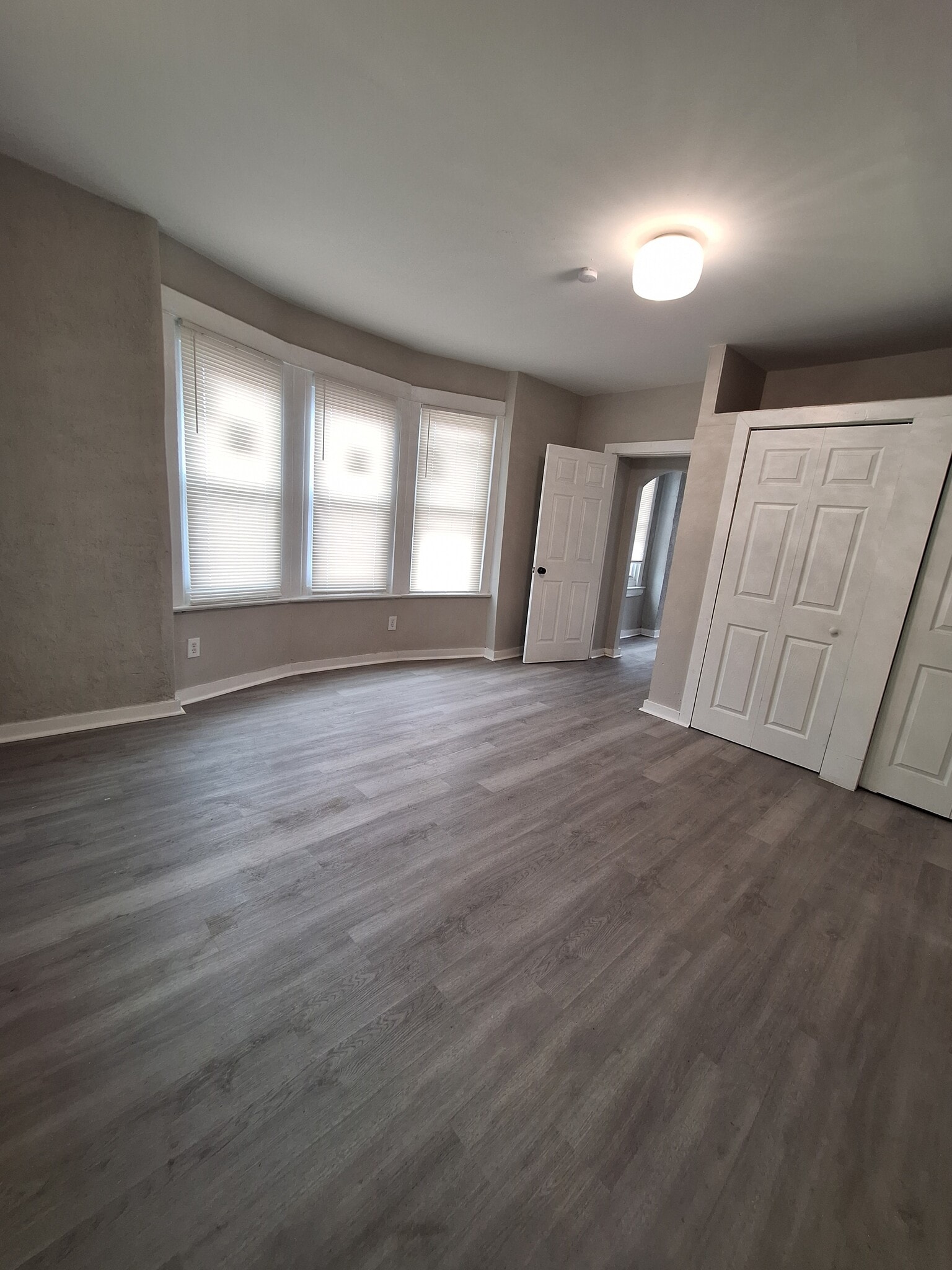 Building Photo - 307 S Park St