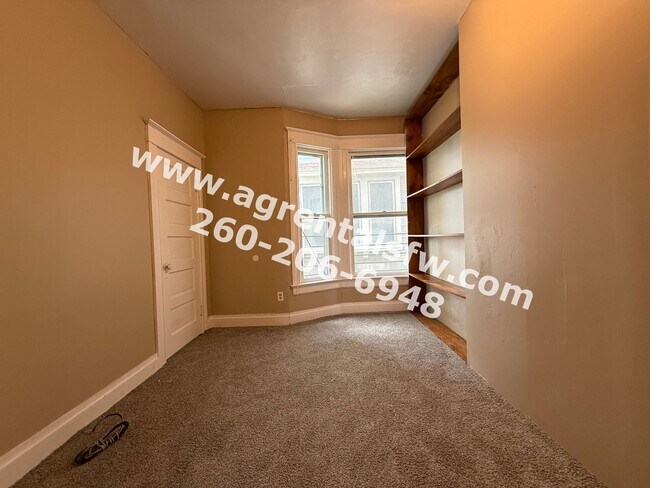 Building Photo - 911 W Creighton Ave