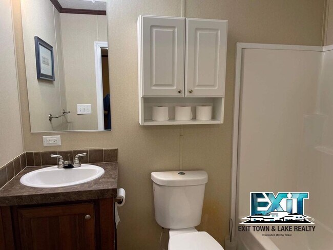 Building Photo - Private and secluded ranch in lakefront subdivision!