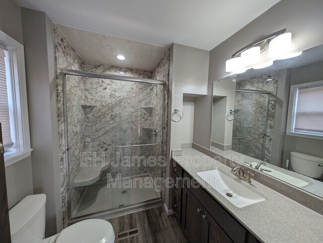 Building Photo - 1912 E 55th Pl