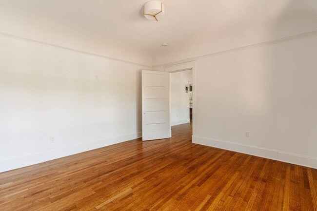 Building Photo - 2170 W 24th St
