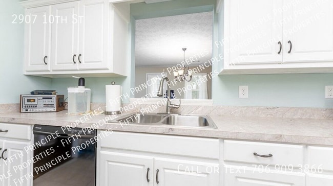Building Photo - 2907 10th St