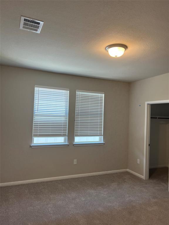 Building Photo - 143 MacArthur Dr