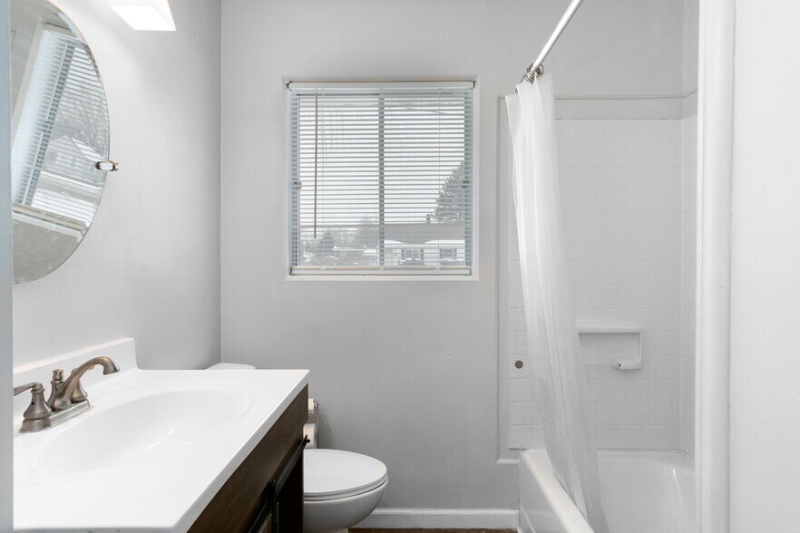 Building Photo - 4031 Vistula Rd