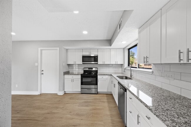 Building Photo - 3030 Becket St