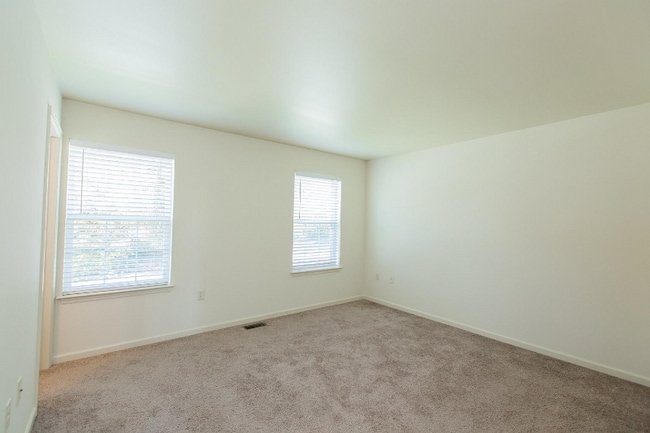 Building Photo - 231 Bethel Dr