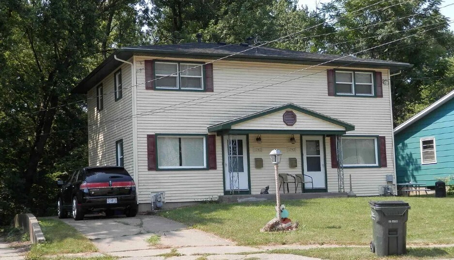 Building Photo - 1745 Pleasant Ct