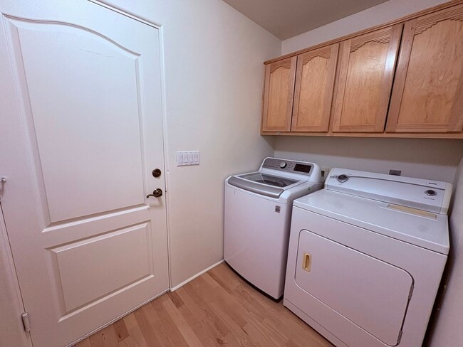 Building Photo - 85 Alta Vista Dr