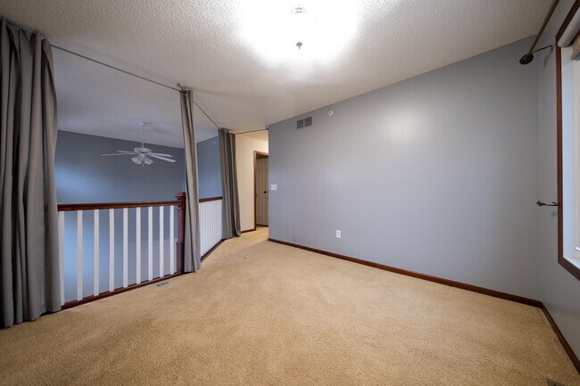 Building Photo - 5128 Yuma Ln N