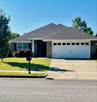 Building Photo - 136 Gardengate Dr