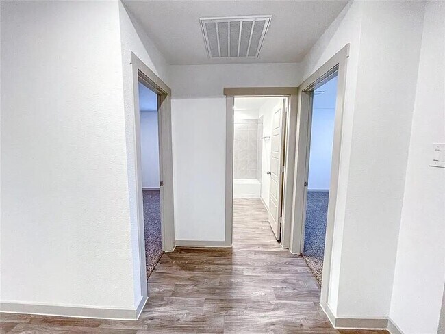 Building Photo - 7822 Golden Rubia Ln