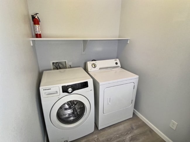Building Photo - 41925 W Sunland Dr