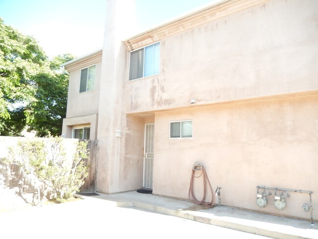Building Photo - Updated Two Story Townhome w/ Two Car Garage