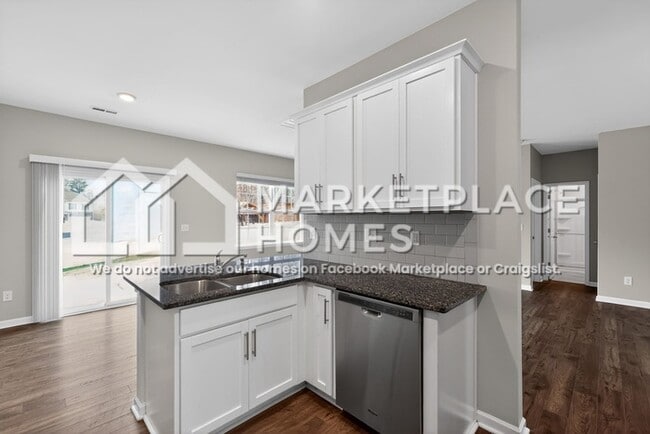 Building Photo - 923 Elliot Rd