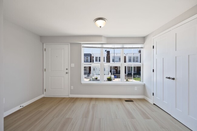 Building Photo - ???Completely Renovated 3 Bedroom 1.5 Bath...