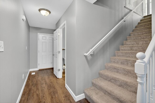 Building Photo - Charming 4-Bedroom Home in Springhurst Com...