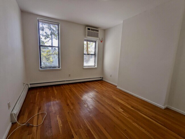 Building Photo - 374 2nd St