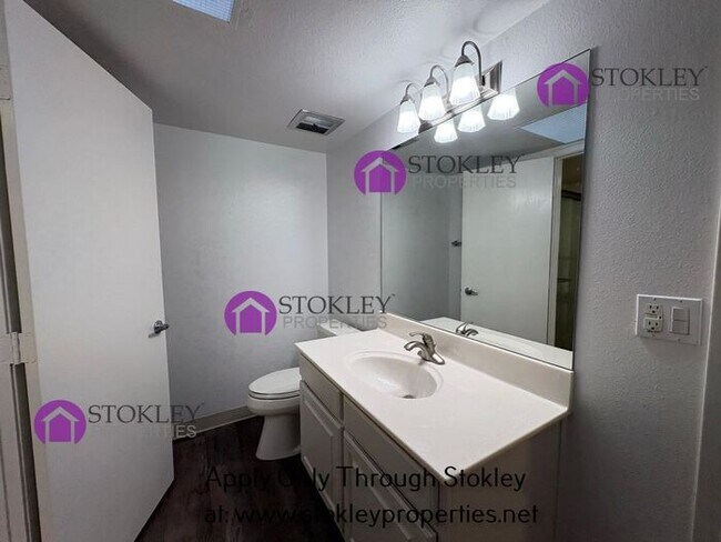 Building Photo - 1317 Canyonwood Ct