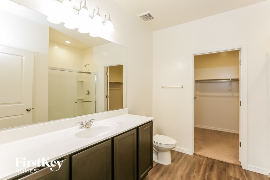 Building Photo - 296 W Powell Dr