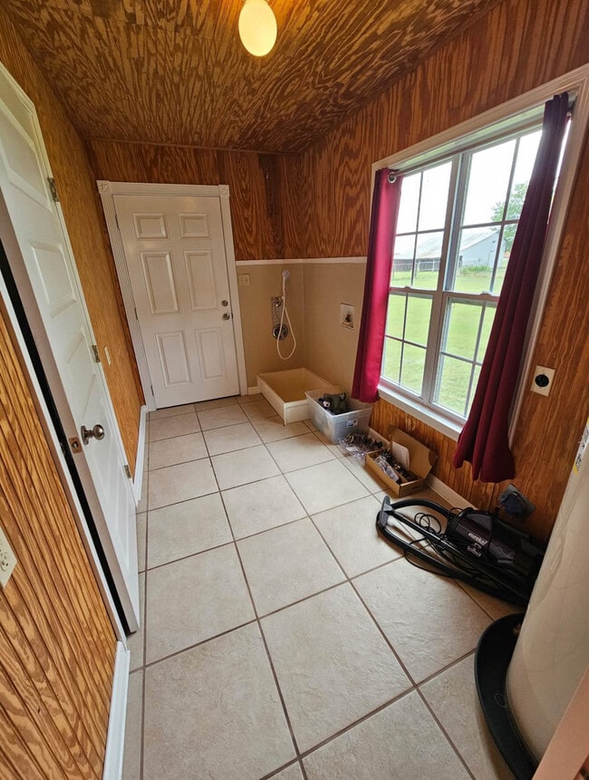 Building Photo - 1229 Co Rd 420