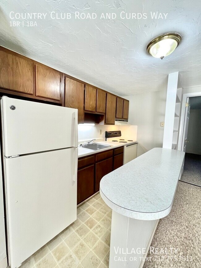 Building Photo - 613 Country Club Rd