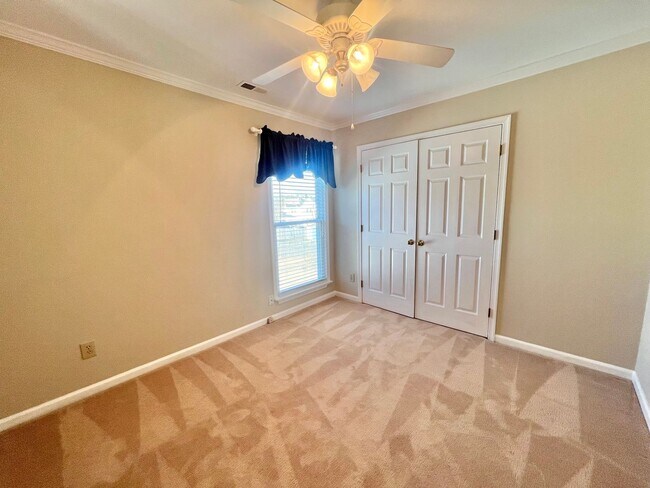 Building Photo - Charming Newly Remodeled 3BD, 2.5BA Raleigh Home with a Bonus Sunroom