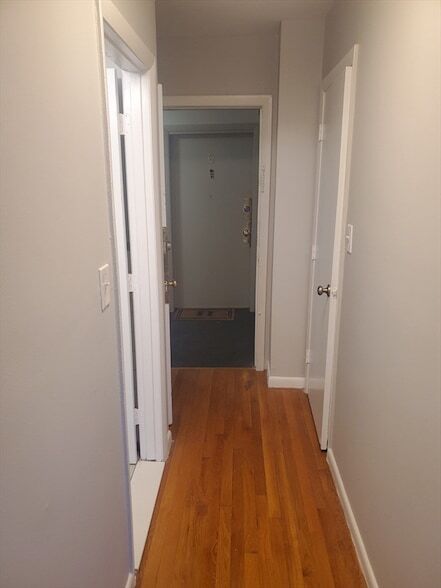 Building Photo - 24 Colgate Rd