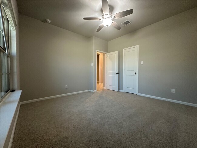 Building Photo - 6329 Clearwater Dr