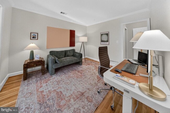 Building Photo - 4453 Westover Pl NW