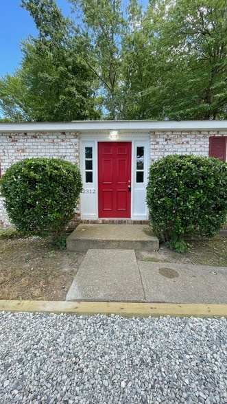 Building Photo - 2312 Burnette Dr