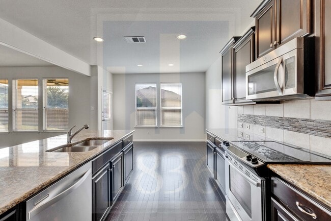 Building Photo - 1405 Middlefield Ct