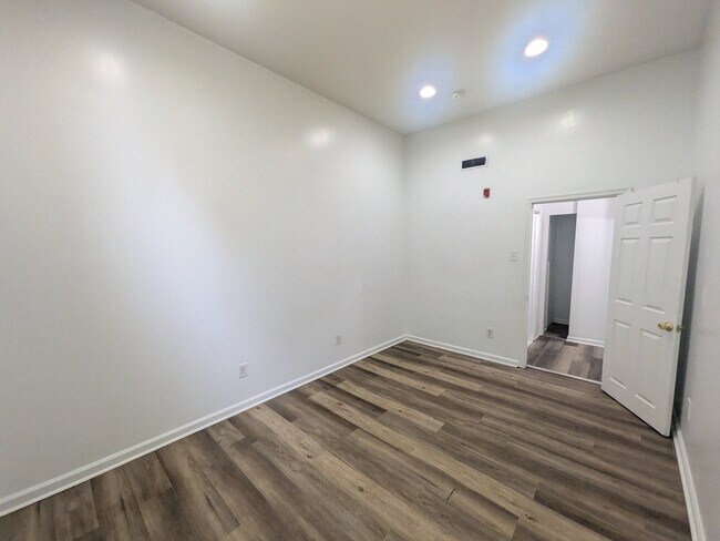 Building Photo - 1533 Orthodox St