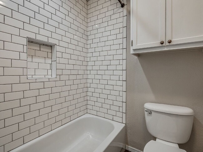 Building Photo - Updated 4-Bedroom Home with Spacious Layout & Modern Touches