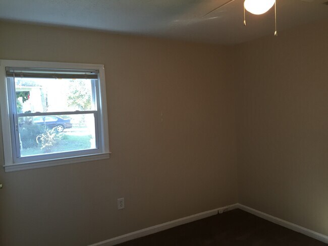 Building Photo - Pet Friendly! Three-bedroom Duplex Ranch Home in Surfside Beach! East of 17!