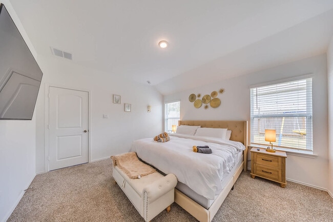 Building Photo - 6055 Diamond Vis Ct