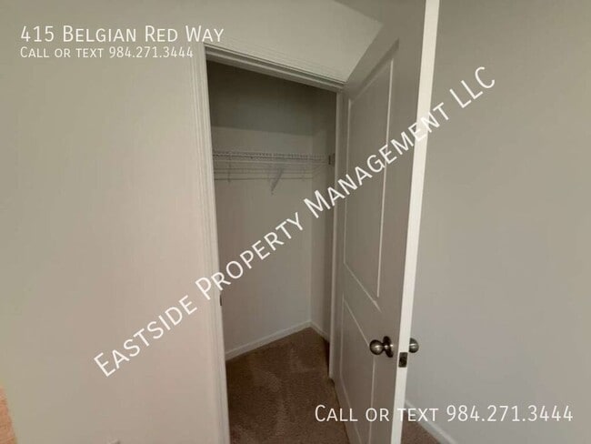 Building Photo - 415 Belgian Red Wy