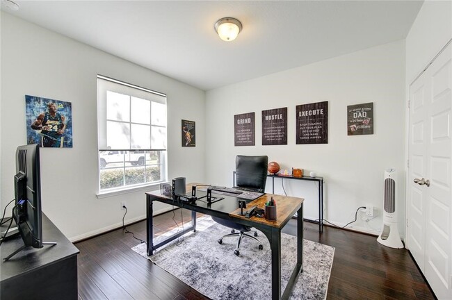 Building Photo - 2943 Shadowbrook Chase Ln