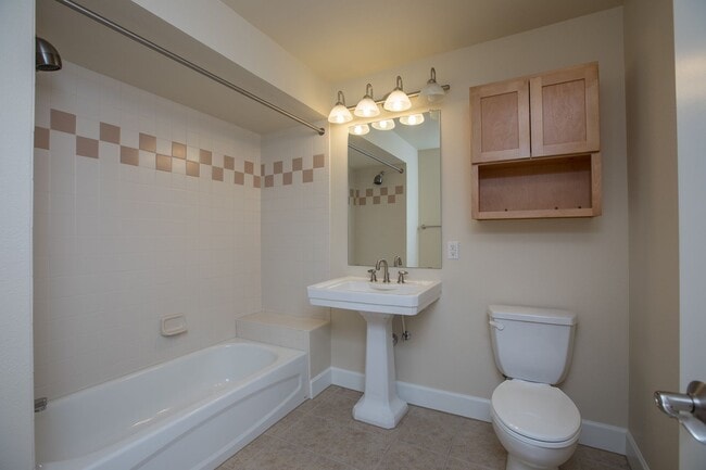 Building Photo - Beautiful Loft Condo in Old Town Fort Collins