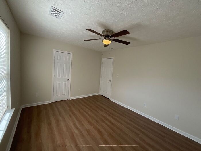 Building Photo - 3651 Ten Oaks Cir