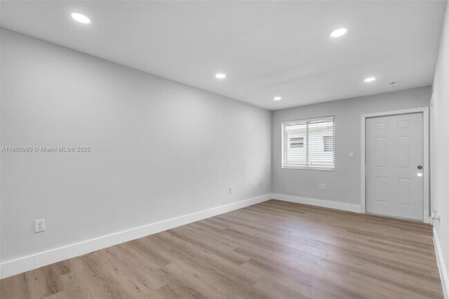 Building Photo - 560 NE 63rd St