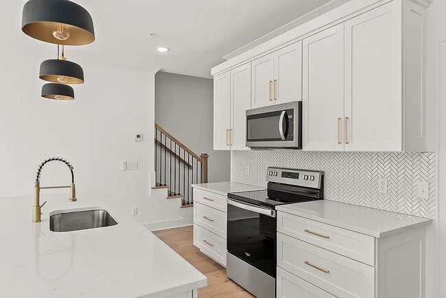 Building Photo - 809 Vickery Dr