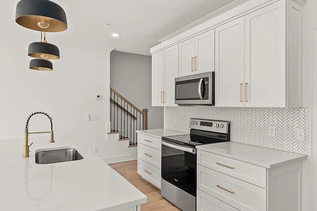 Building Photo - 815 Vickery Dr